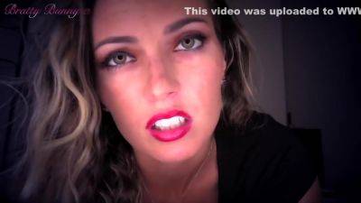 Hot Brunette From Squirt Masturbating On Webcam - hclips.com