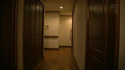 04G1723-Nasty mother who picks up the cock of her son's friend who came to play - senzuri.tube