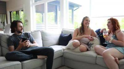 I-M MFF threesome redhead blonde couch - upornia.com - Usa