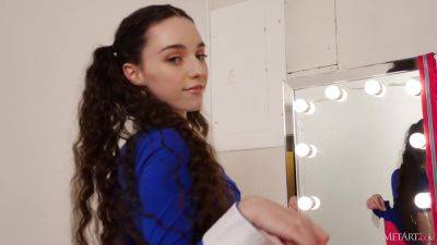 Gia Rae Cheering You Up - upornia.com