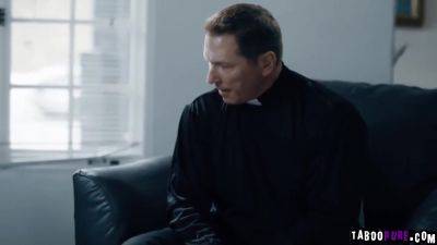 John Strong - John Strong In Fr Futherly Checks On Teen Gias Asshole - videomanysex.com