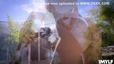 Alexis Fawx - Was Doing An Outstanding Job In Banging Dyl - hotmovs.com