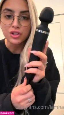 Big Boobed Blonde Masturbates With A Dildo In The Bathroom - drtuber.com