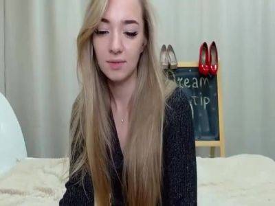 Blonde Babe Pleasure Herself With Style - hclips.com