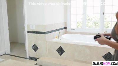 Silvia Saige In Bold Babe Analed By Stepson In The Bathroo - hotmovs.com