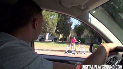 Watch this kinky video with a twist: Flixxx Pump! - sexu.com