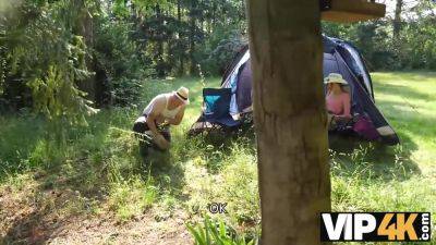 VIP4K. Strawberries are red, let's make a bet! - hotmovs.com - Czech Republic