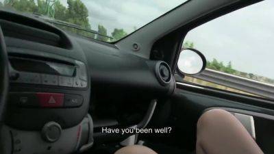 Pov Amatoriale - Sorel Stra Italiana E Arrapata E Ferma La Macchina Per Fare Un Pompino - hclips.com