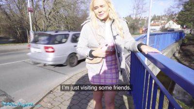 Gina Varney - British tourist Gina Varney deepthroats Czech dick in public - sexu.com - Britain - Czech Republic