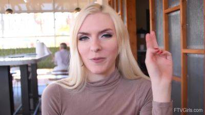 Celestina Long Legs And Toys P4 - videomanysex.com