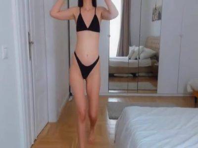 Stunning Couple And Their Pristine Performance Live - hclips.com