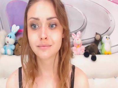 Blonde Babe Dazzles Exposing Sexual Show - hclips.com