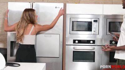 Stunning Blonde Gets Interracial Dp - upornia.com