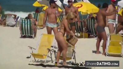 Hot Girl On Beach - hclips.com