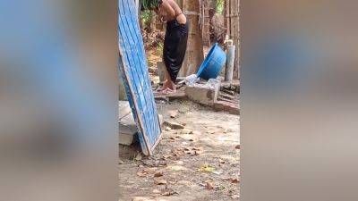 Today Exclusive-village Bhabhi Outdoor Bathing Part 3 - desi-porntube.com - India