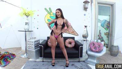 Thankful For April’s Ass - hotmovs.com