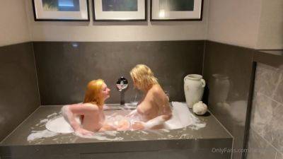 Busty Lesbian Big Boob Dime Pieces - upornia.com