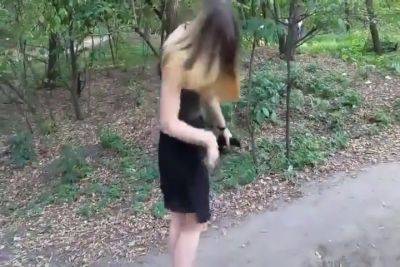 Girl Walks In The Park With Naked Booty - hclips.com