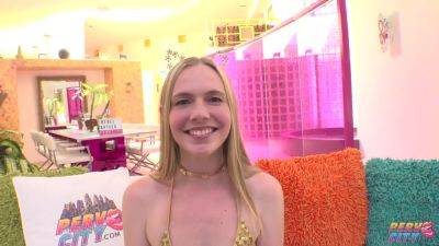 Naughty Teen Kitty Cums - hotmovs.com