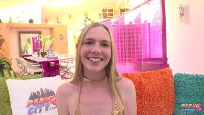 Naughty Teen Kitty Cums - hotmovs.com