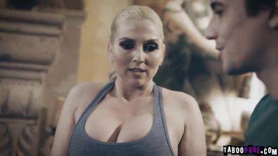 John Join Ricky Fuckng Christies Milf Pussy - videomanysex.com