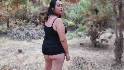 Bbw Flashing In The Woods - desi-porntube.com