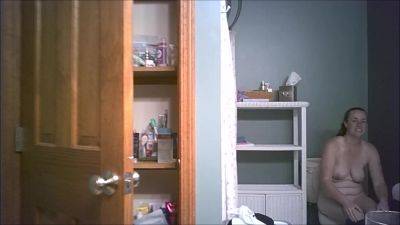 Hacked device catches nude - voyeurhit.com