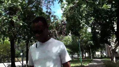 fake blind black old man in love - drtuber.com