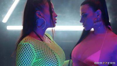 The Time(girl) - upornia.com