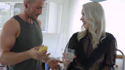 Dane Jones - Arteya 3 - upornia.com