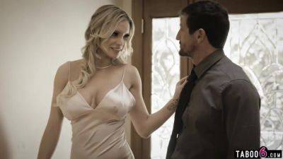 Dirty Milf Mom And Teen Stepdaughter Interview A Daddy - videomanysex.com