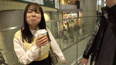 マジ軟派、初撮。 1943 【キュートな笑顔×数字でいうと9番目♪】服の上からでも分かる大きな膨らみは驚きのIカップ！押しに弱くグイグイ押したら、なし崩し的に始まるSEX！彼女も満更では無い様子で、デカパイをブルンブルン震わせイキまくる！ - txxx.com - Japan