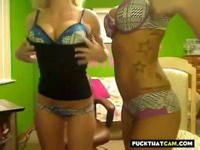 2 Hot Chicks - hclips.com