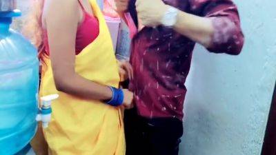 Padosi Bhabi Ko Phirse Chodne Aya - hclips.com - India