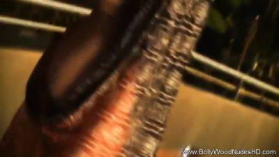 Elegant Indian Babe So Sexy Wet - desi-porntube.com - India