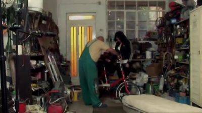 Georges Loves Young Cunts - upornia.com