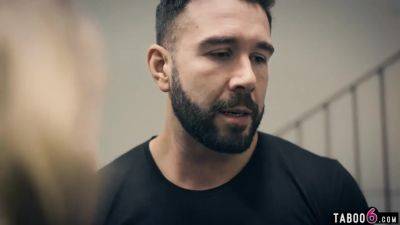 Homeless Teen Stalks A Family Man Until He Fucked Her - videomanysex.com