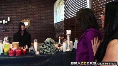 Jackie - Jackie Daniels & Mischa Brooks in a steamy anal scene with a big teen - sexu.com