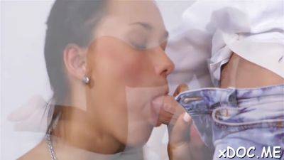 Attractive Teen Is Not Shy Anymore While In Her Doctors - videomanysex.com