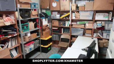 Shoplyfter Teen Pays Security For A Hot Shoplifting Session In The Backroom - sexu.com