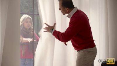 Lucky lovers get hot and heavy in steamy HD footage of old and young lovers getting it on. - sexu.com