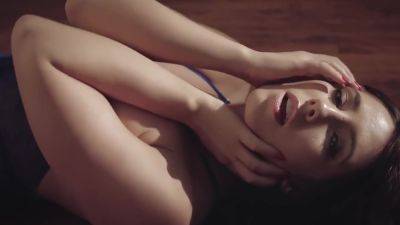 Seduction By Oil - hclips.com