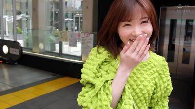 夫だけじゃ満足できない！セフレが欲しい性に飢えた色白スレンダー人妻とマッチング♪華奢な身体でありながら綺麗に割れた腹筋の極上美ボディ…肉棒を求めて一心不乱に腰を振りまくり不倫生ハメ2連戦！！【まや/29歳/結婚1年目】 - txxx.com - Japan
