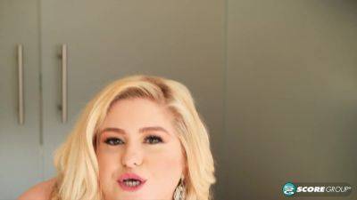 Mae Montgomery & Her 38J-cups - hotmovs.com