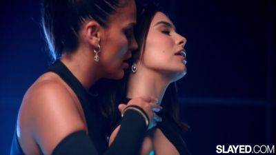 Thirsty Hottie Violet Rides Ryans Face & Tongue - upornia.com