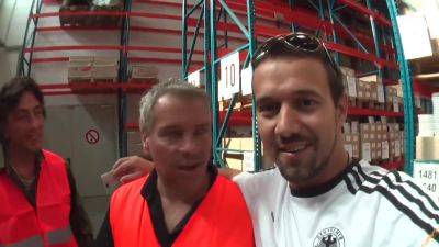 Blonde Threesome - hotmovs.com