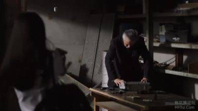 06138 Female investigator insult - upornia.com