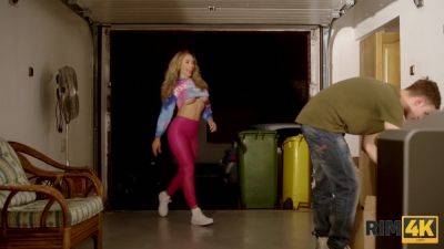 Stranger Danger - hclips.com