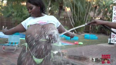 Barrys Boobs - hclips.com