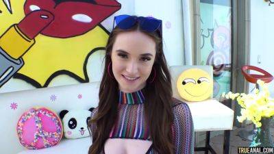 Hazel's Hypnotizing Ass - hotmovs.com